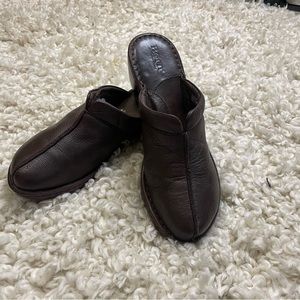 Born Woman’s Classic Brown Suede slip on Suede Mules
